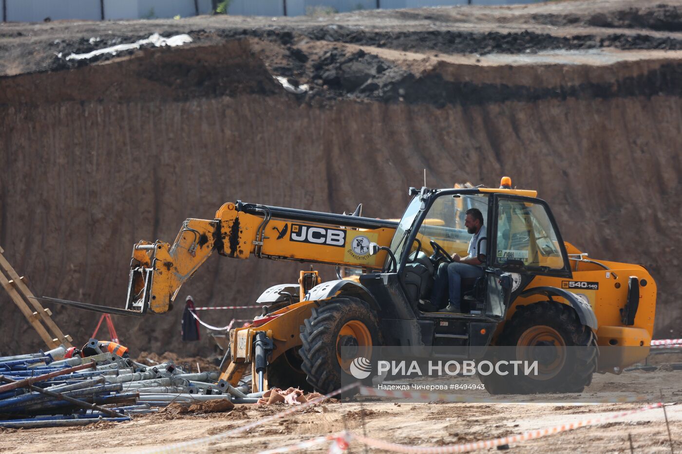 Врио главы ДНР Д. Пушилин посетил стройплощадки Нахимовского училища и больницы ФМБА