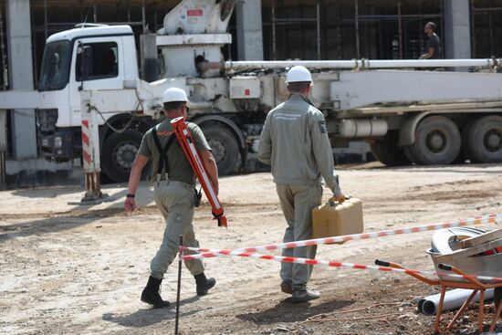 Врио главы ДНР Д. Пушилин посетил стройплощадки Нахимовского училища и больницы ФМБА