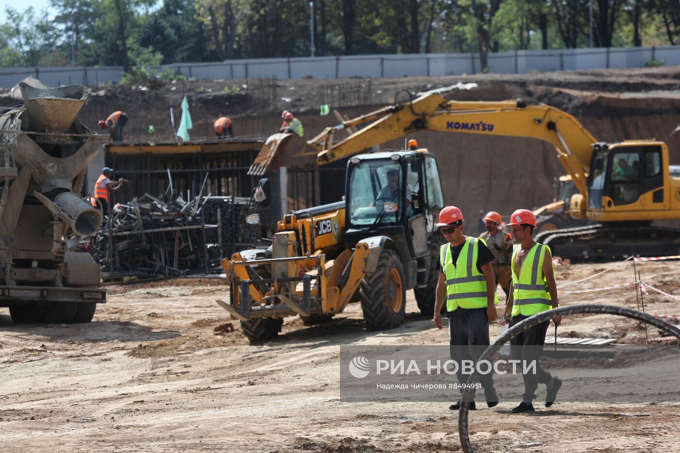 Врио главы ДНР Д. Пушилин посетил стройплощадки Нахимовского училища и больницы ФМБА