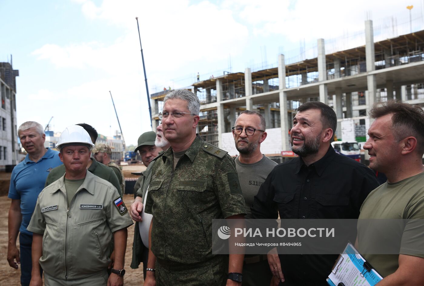 Врио главы ДНР Д. Пушилин посетил стройплощадки Нахимовского училища и больницы ФМБА