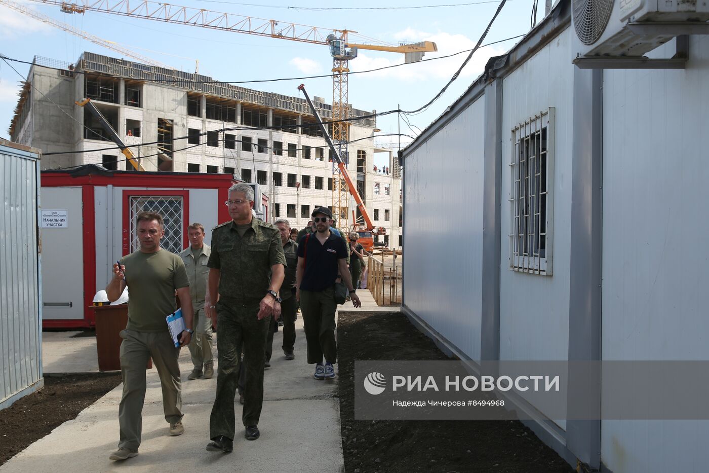 Врио главы ДНР Д. Пушилин посетил стройплощадки Нахимовского училища и больницы ФМБА