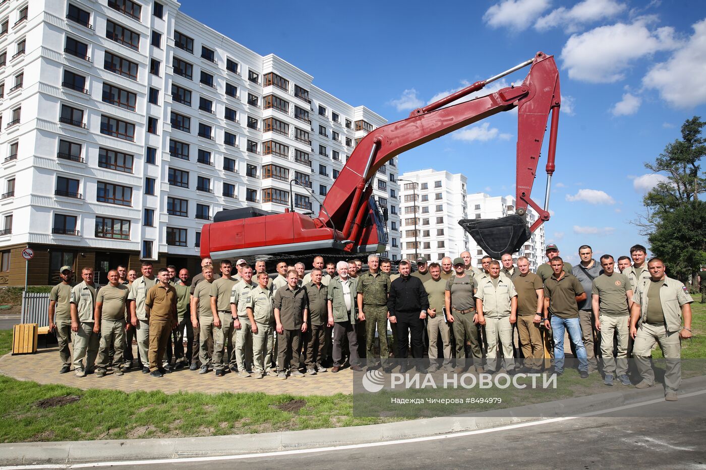 Врио главы ДНР Д. Пушилин посетил стройплощадки Нахимовского училища и больницы ФМБА