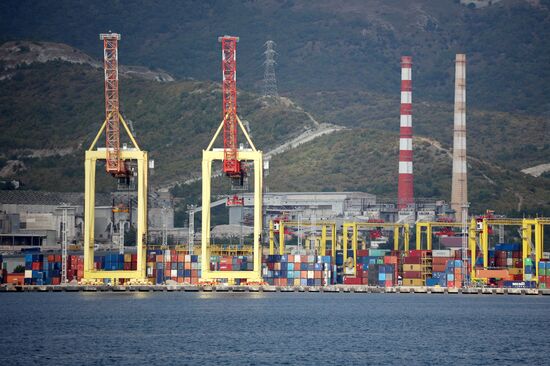 Работа грузового порта Новороссийска