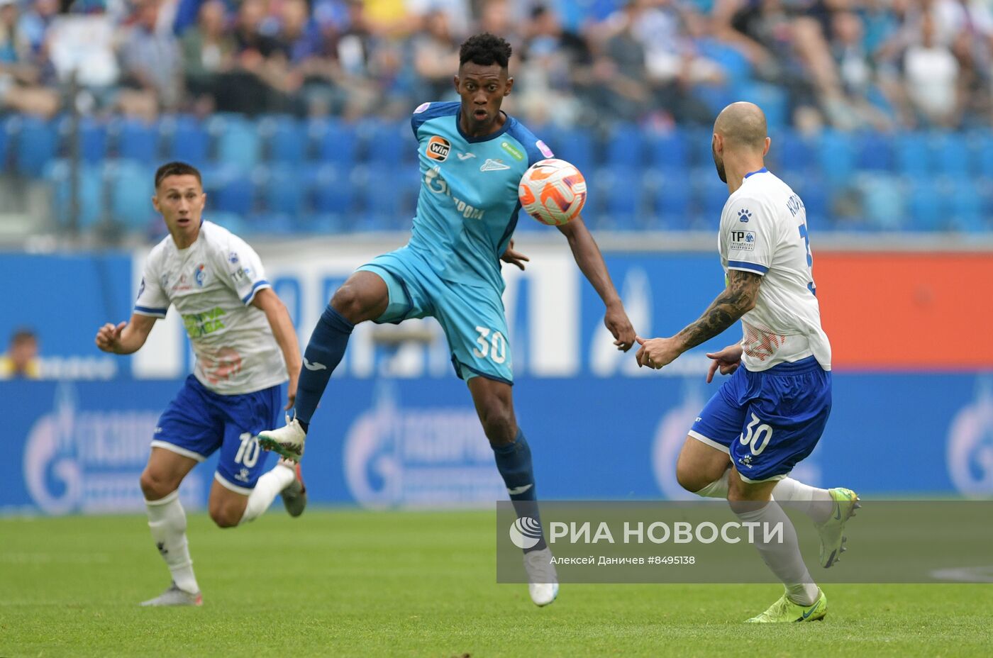 Футбол. РПЛ. Матч "Зенит" - "Факел"