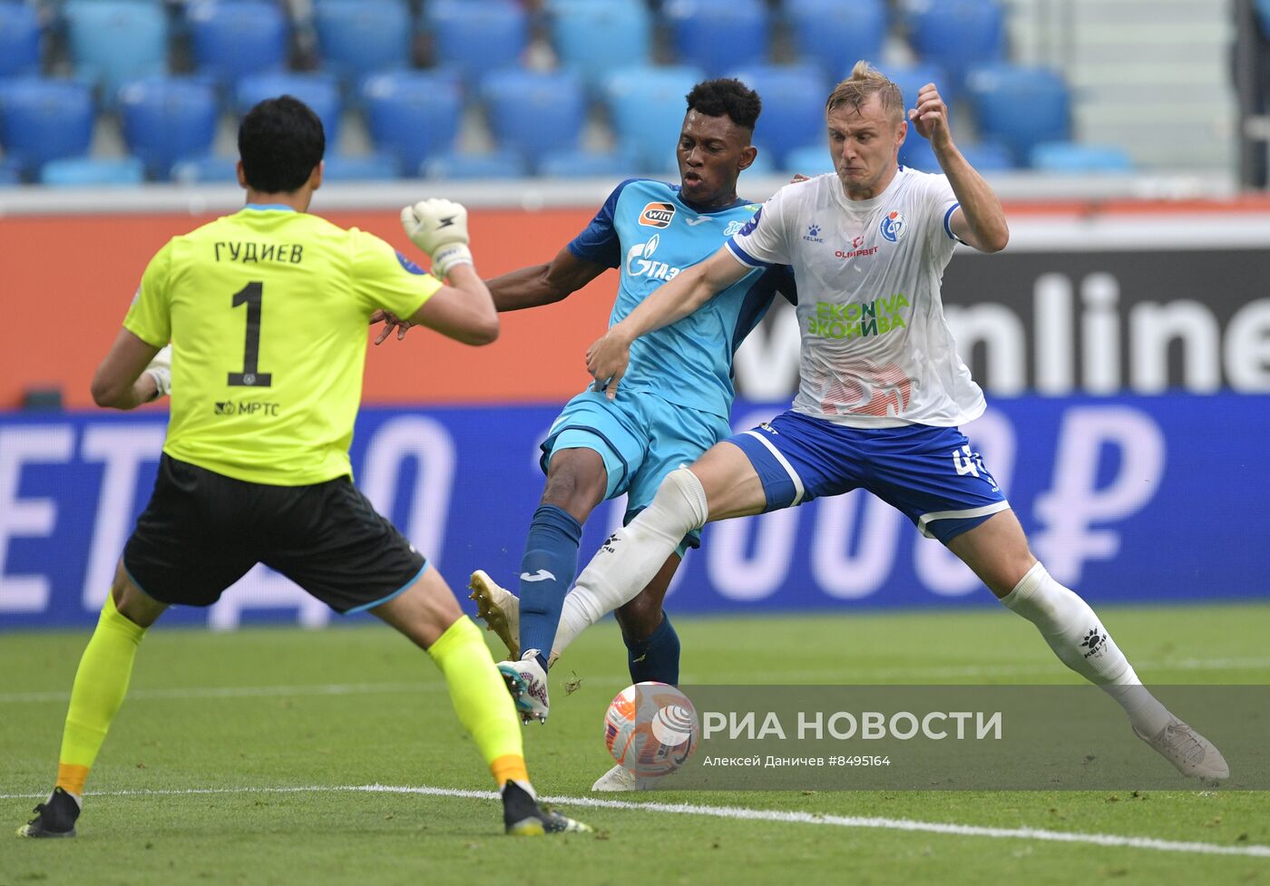 Футбол. РПЛ. Матч "Зенит" - "Факел"