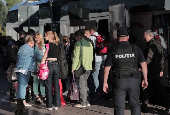 Вылет высланных российских дипломатов из Кишинева 