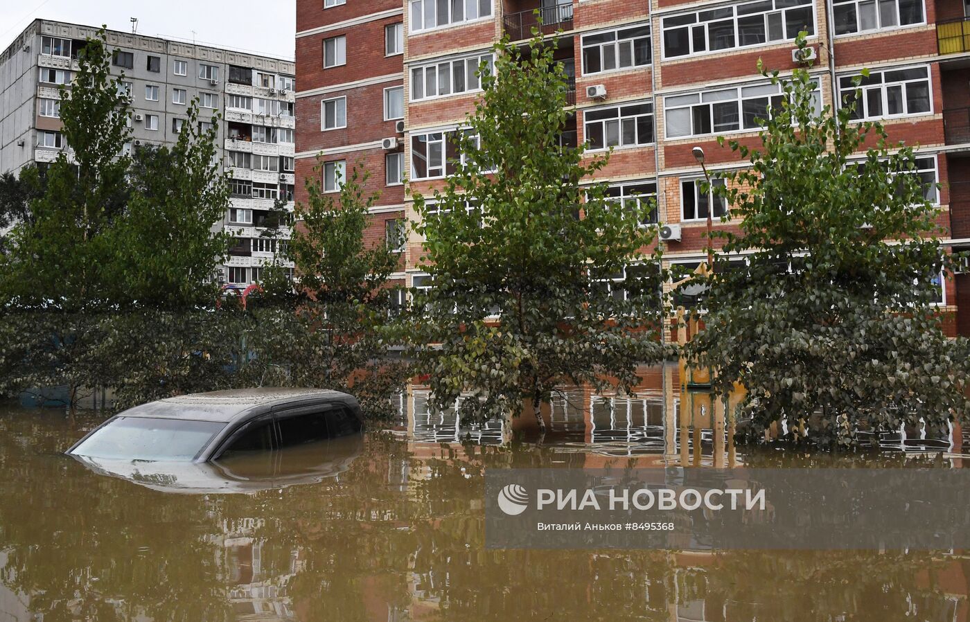 Эвакуация жителей из подтопленных домов в Уссурийске