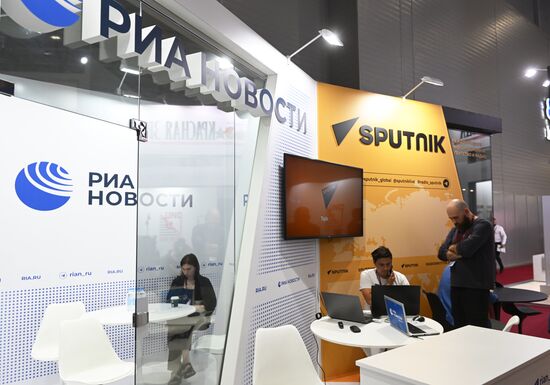 Форум "АРМИЯ-2023". Стенды РИА Новости и радио Sputnik 