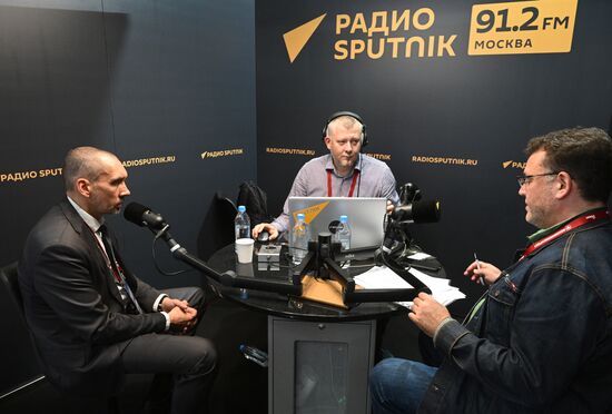 Форум "АРМИЯ-2023". Стенды РИА Новости и радио Sputnik 