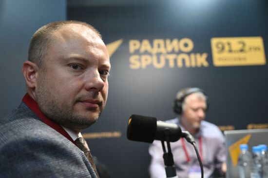 Форум "АРМИЯ-2023". Стенды РИА Новости и радио Sputnik 