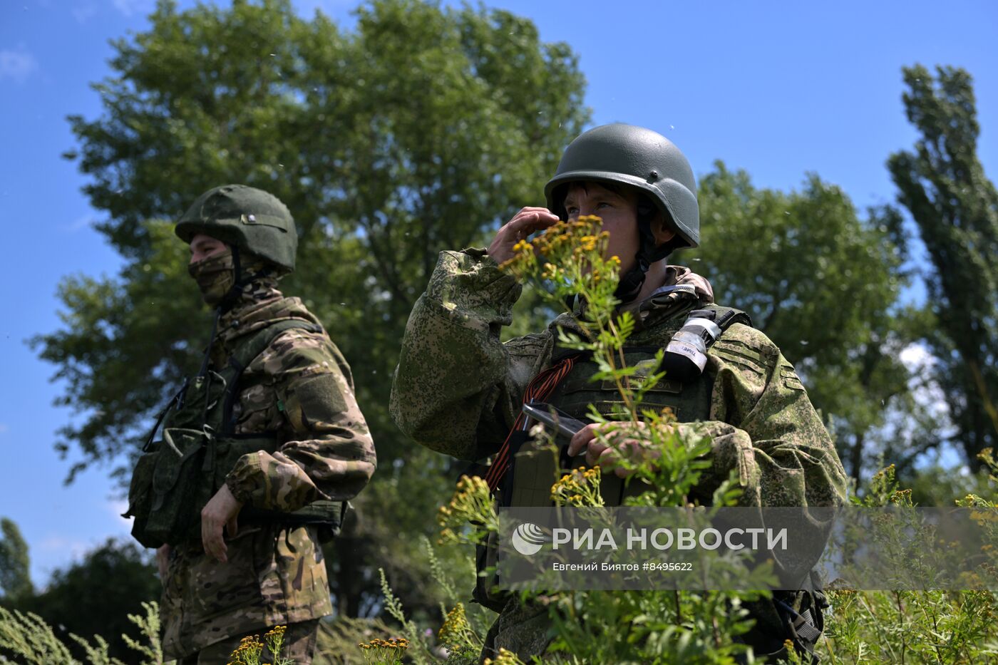 Работа артиллерийских расчетов РСЗО БМ-21 "Град" Западной группы войск на Купянском направлении в ЛНР