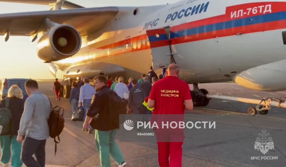 Последствия взрыва в здании автосервиса в Махачкале