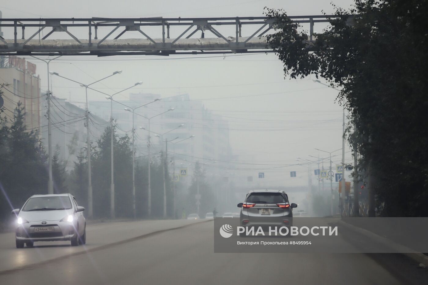 Смог от лесных пожаров в Якутске 