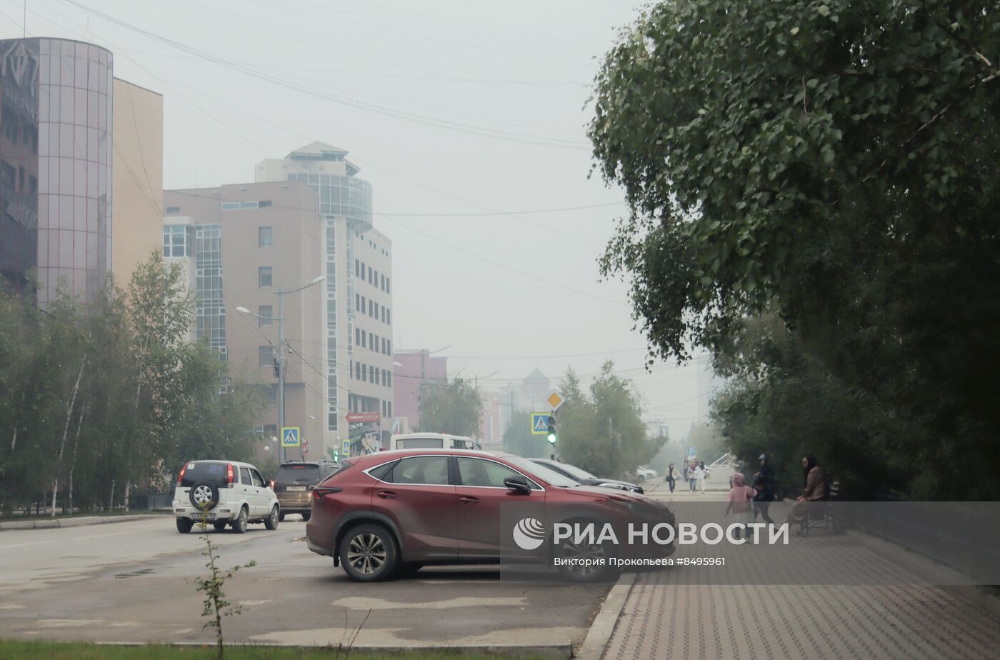 Смог от лесных пожаров в Якутске 