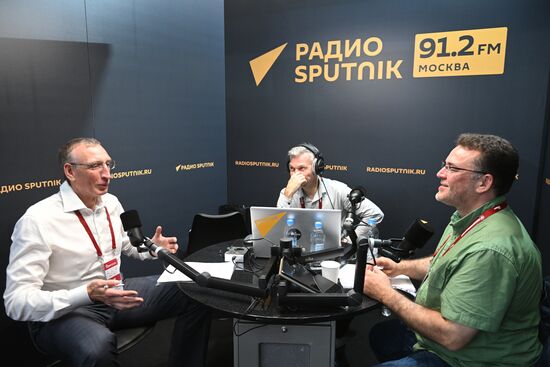 Форум "АРМИЯ-2023". Стенды РИА Новости и радио Sputnik 