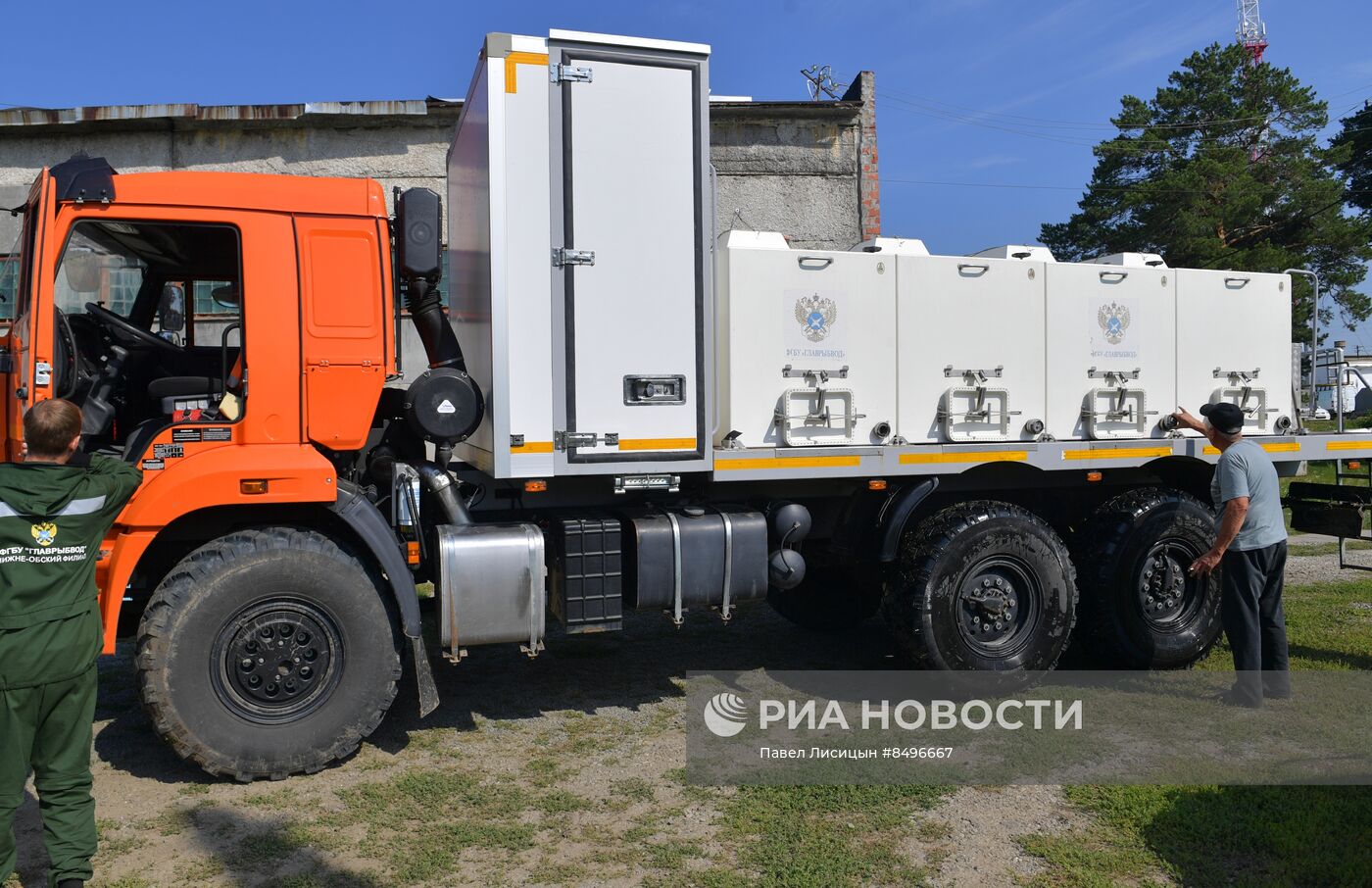 Работа Зеленоборского рыбного завода в Екатеринбурге