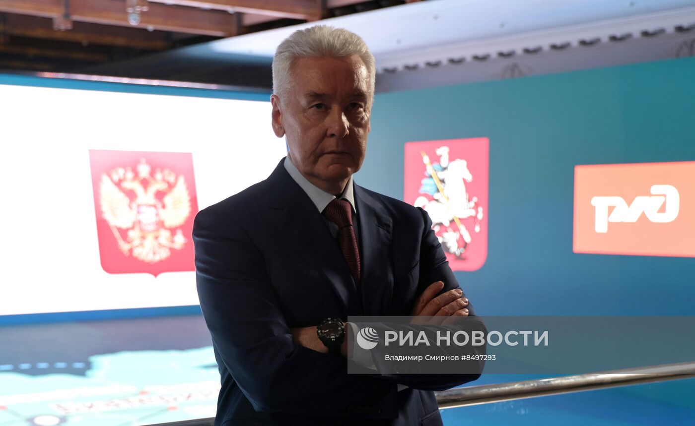 Президент РФ В. Путин принял участие в церемонии запуска пассажирского движения по МЦД-3