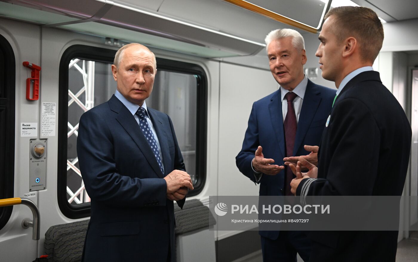 Президент РФ В. Путин принял участие в церемонии запуска пассажирского движения по МЦД-3