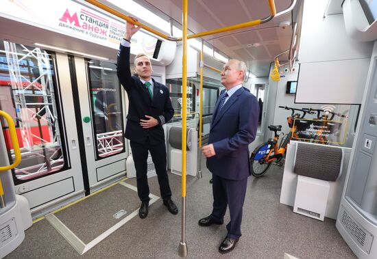 Президент РФ В. Путин принял участие в церемонии запуска пассажирского движения по МЦД-3 