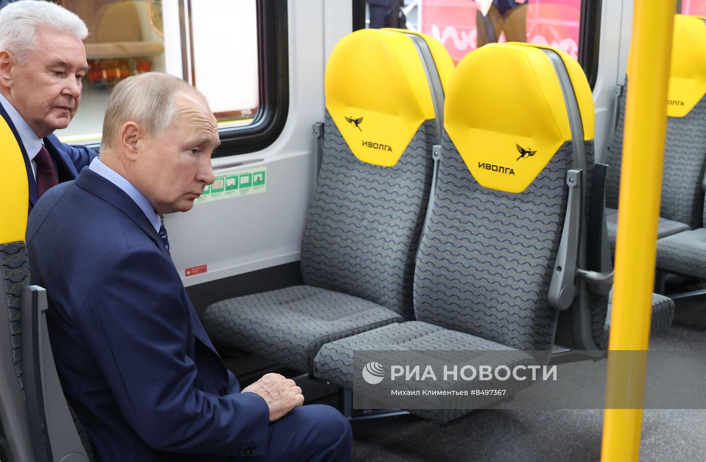 Президент РФ В. Путин принял участие в церемонии запуска пассажирского движения по МЦД-3