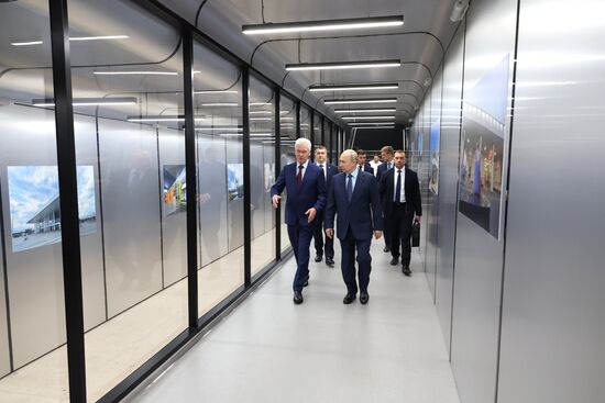 Президент РФ В. Путин принял участие в церемонии запуска пассажирского движения по МЦД-3 