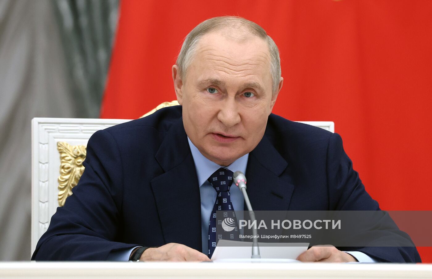 Президент РФ В. Путин провел заседание президиума Госсовета по транспорту