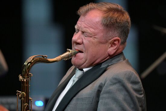 концерт бутмана в москве 2023. Yellowjackets triumph of jazz. лариса долина. концерт бутмана в москве 2023. 27 ноября.