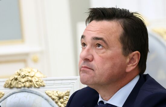 Президент РФ В. Путин провел заседание президиума Госсовета по транспорту