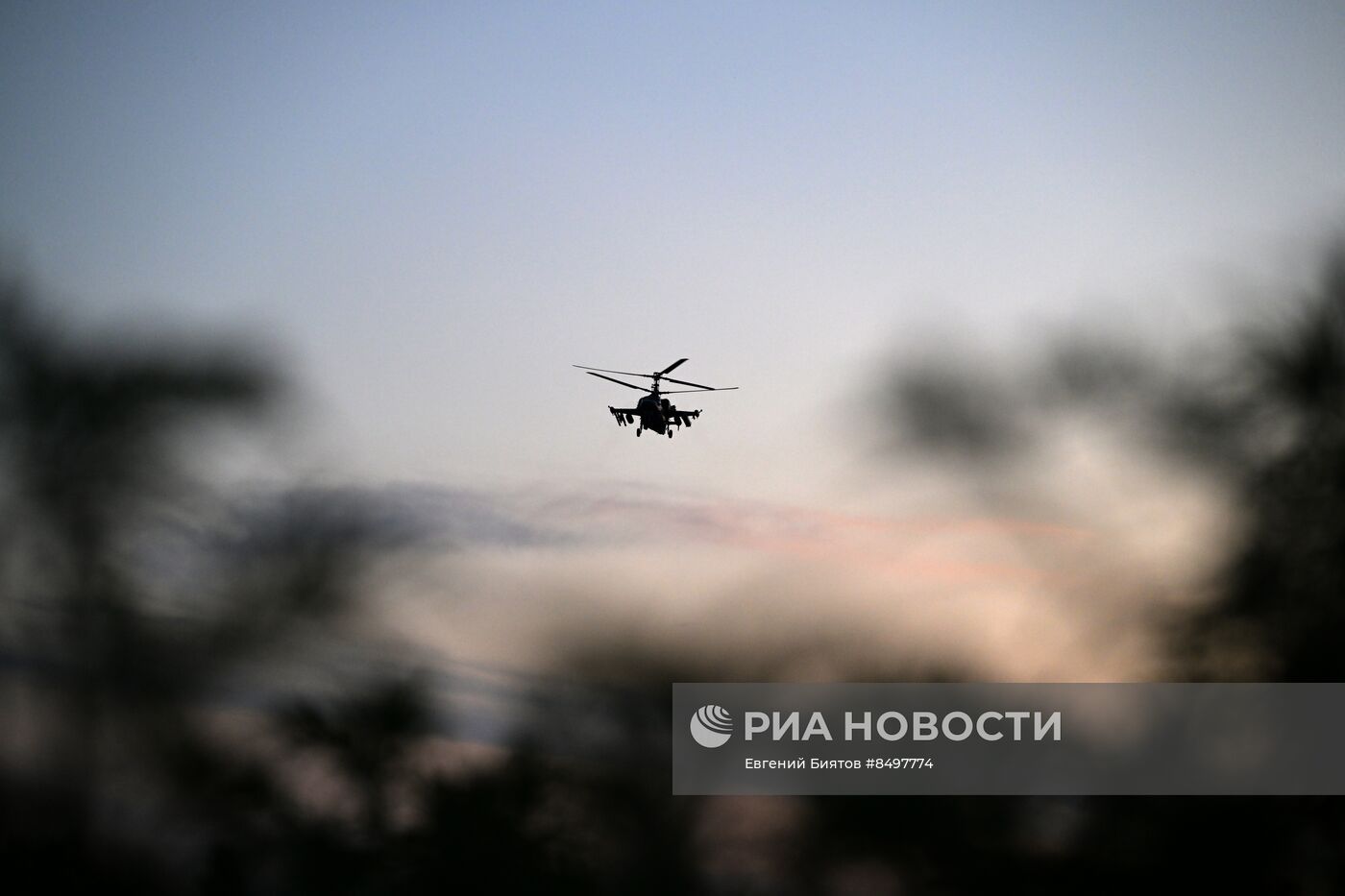 Работа летного и технического состава ударной авиации и поисково-спасательной службы в зоне проведения СВО