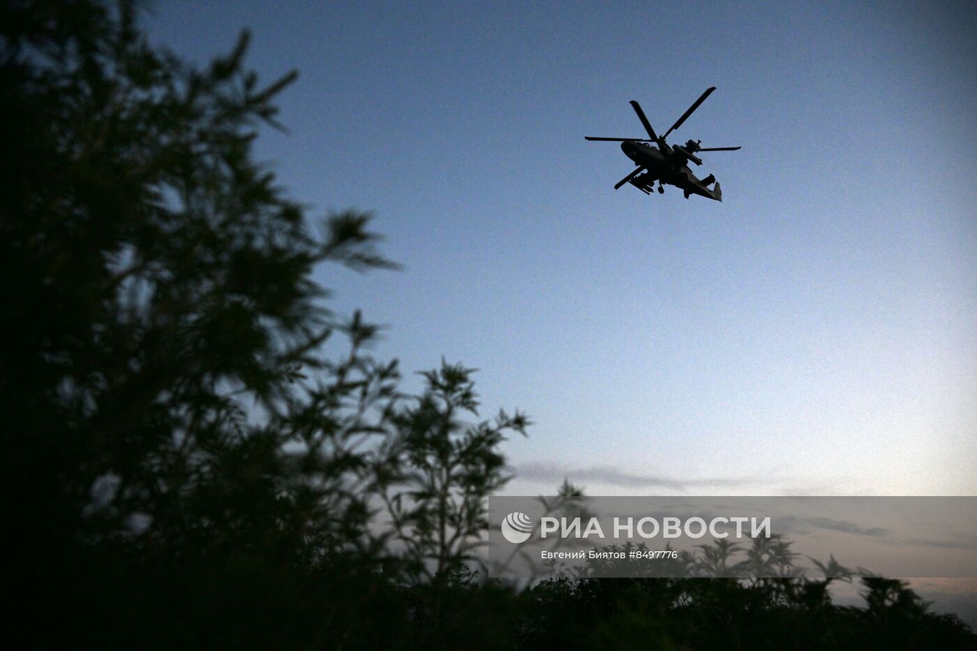 Работа летного и технического состава ударной авиации и поисково-спасательной службы в зоне проведения СВО