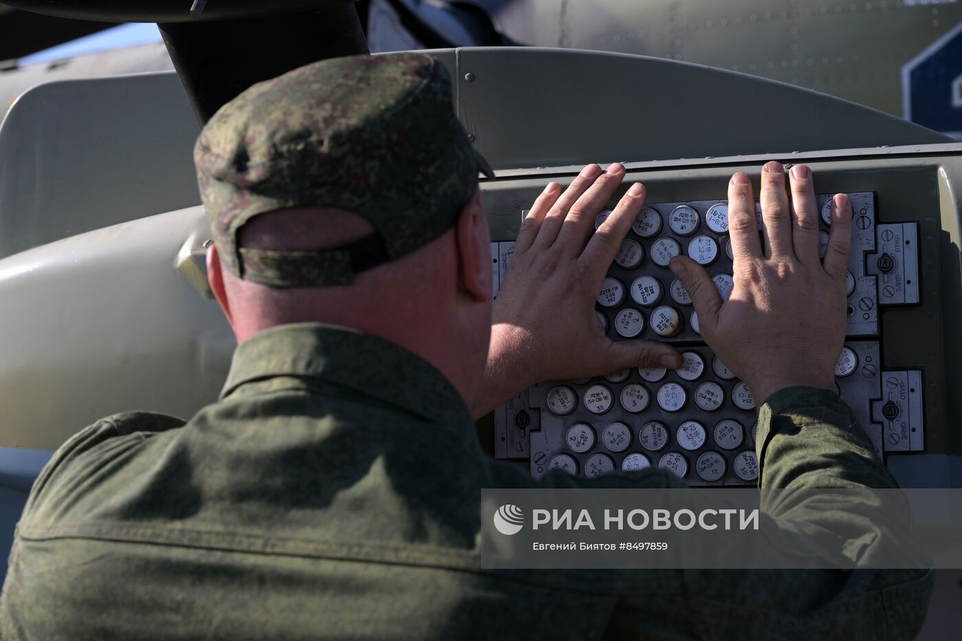 Работа летного и технического состава ударной авиации и поисково-спасательной службы в зоне проведения СВО