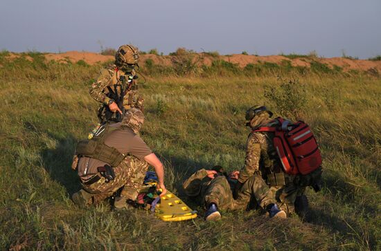 Работа летного и технического состава ударной авиации и поисково-спасательной службы в зоне проведения СВО