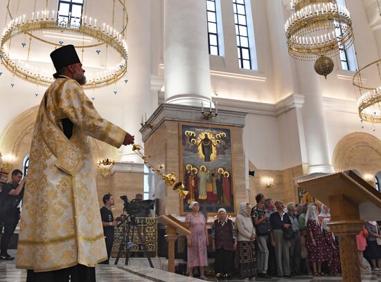 Освящение и первая литургия в Спасо-Преображенском кафедральном соборе во Владивостоке