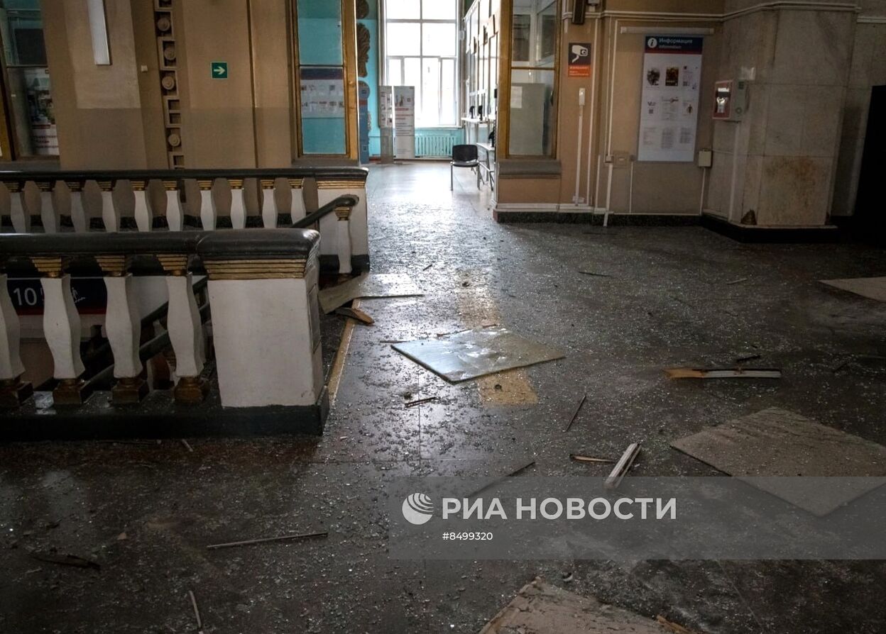 Украинский беспилотник атаковал ж/д вокзал в Курске