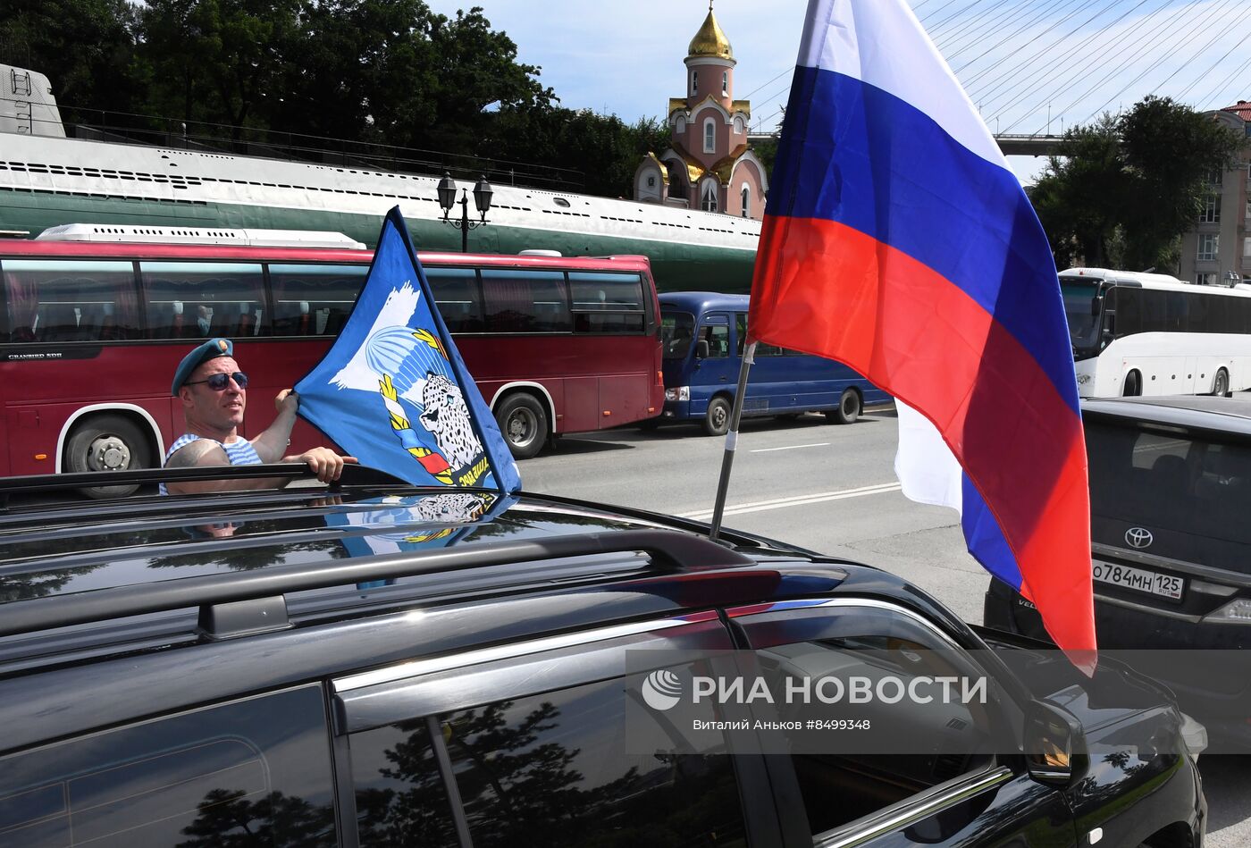 Автопробег в честь Дня Государственного флага во Владивостоке | РИА Новости  Медиабанк