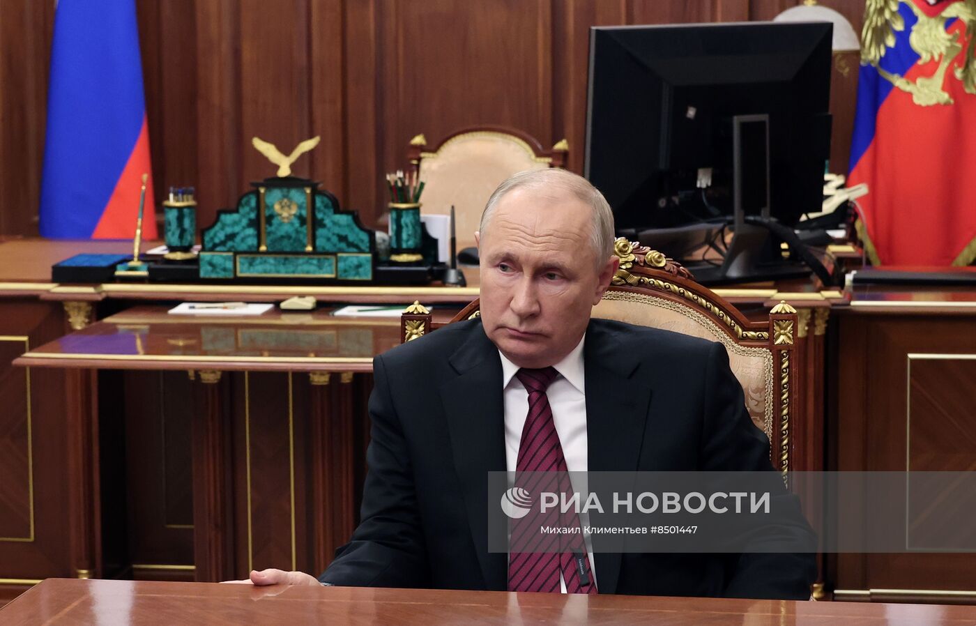 Рабочая встреча президента РФ В. Путина с врио главы ЛНР Л. Пасечником