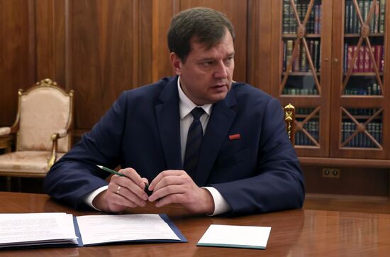 Рабочая встреча президента РФ В. Путина с врио губернатора Запорожской области Е. Балицким