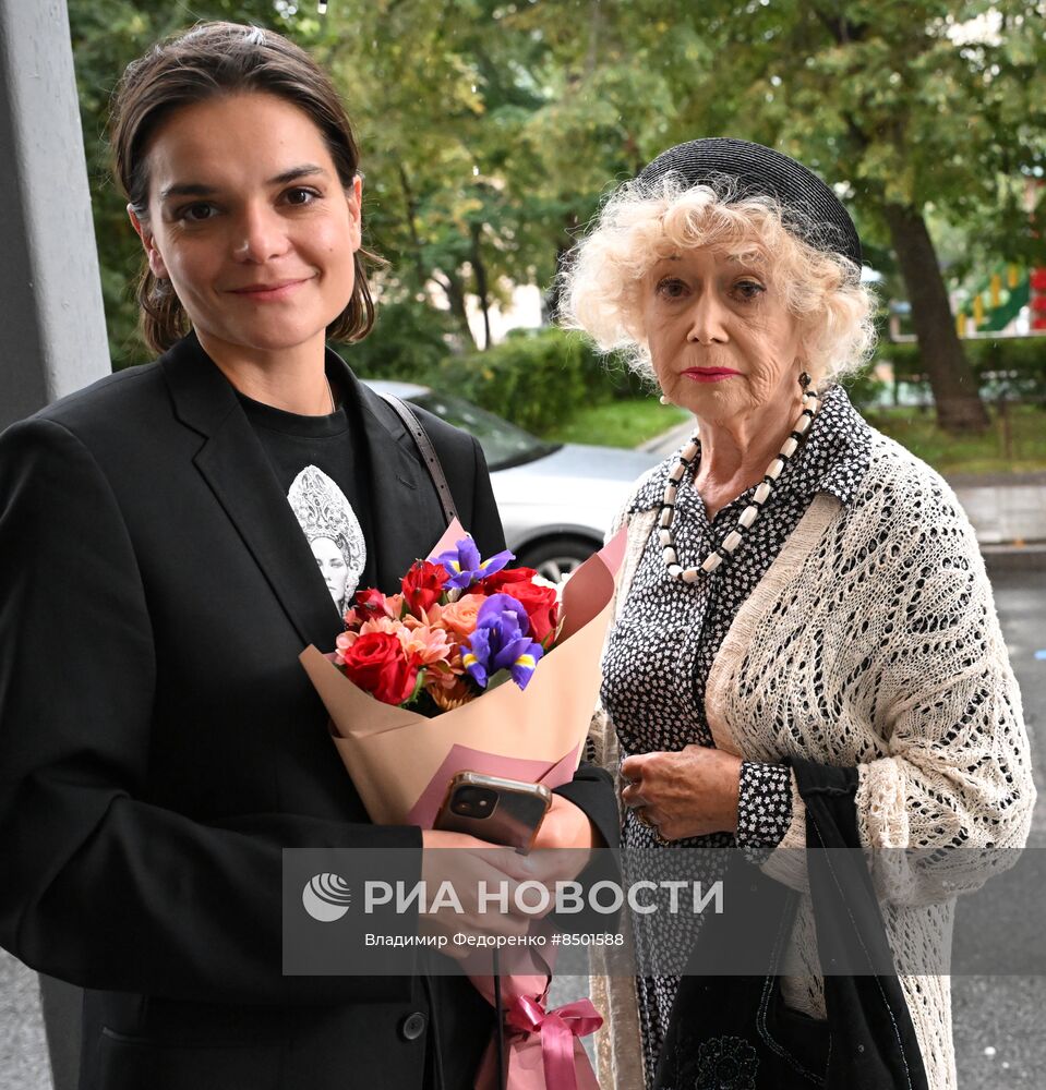 Сбор труппы театра Маяковского