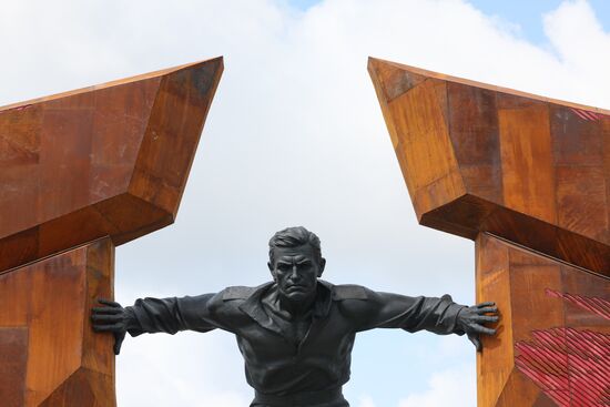 Президент РФ В. Путин принял участие в праздновании 80-летия победы в Курской битве