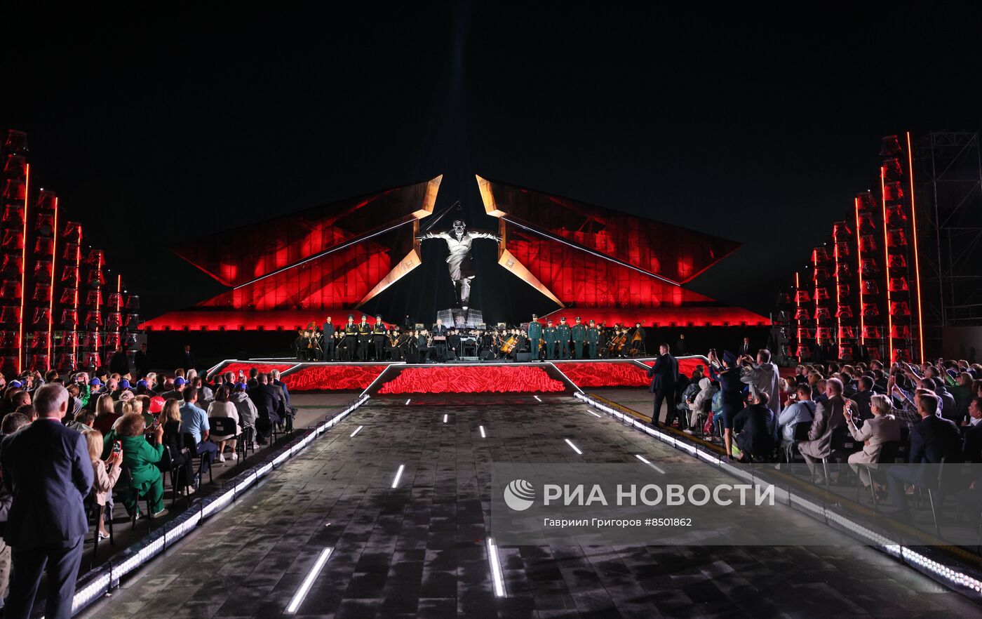 Президент РФ В. Путин принял участие в праздновании 80-летия победы в Курской битве