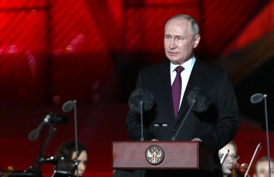 Президент РФ В. Путин принял участие в праздновании 80-летия победы в Курской битве