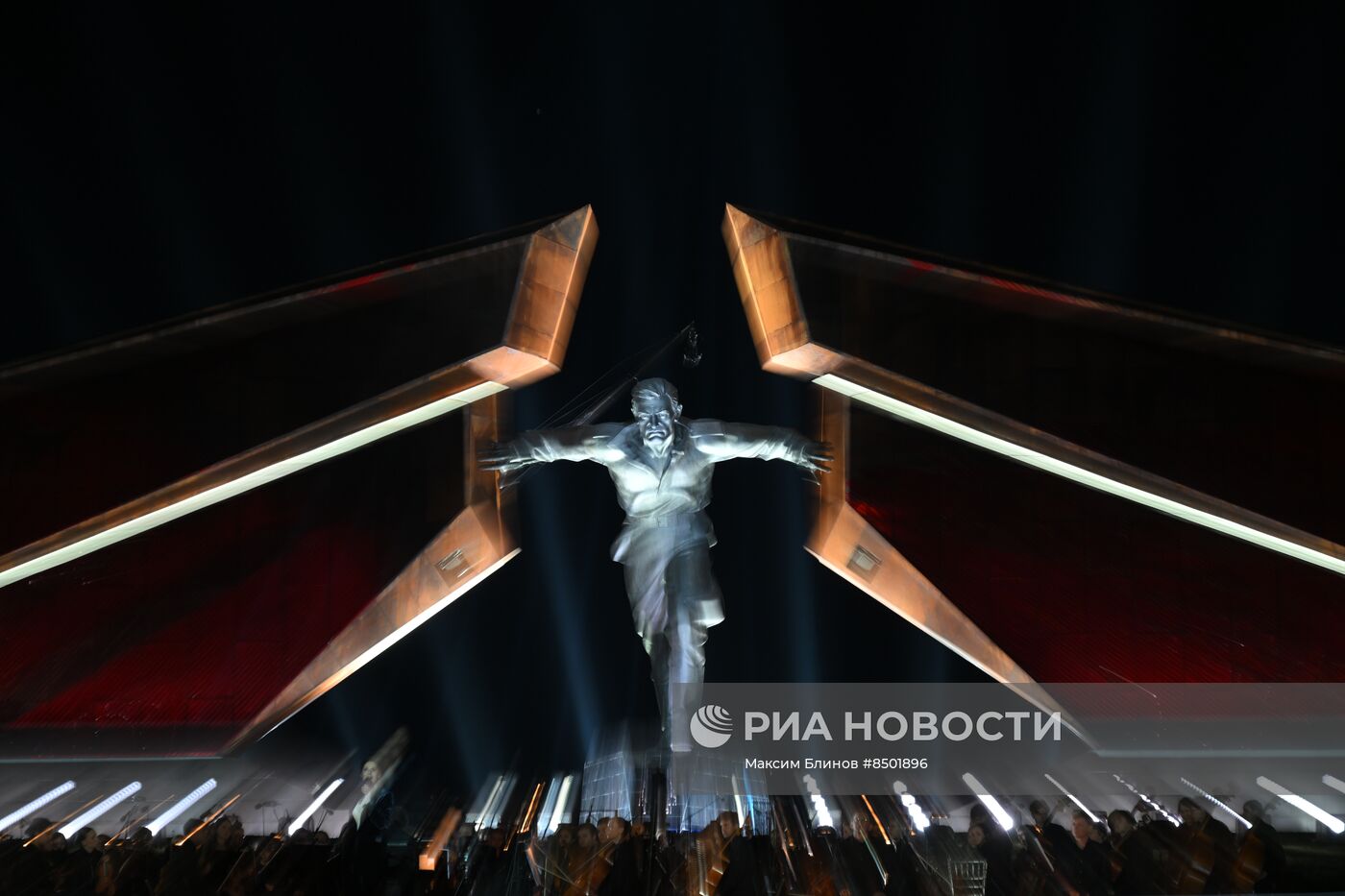 Президент РФ В. Путин принял участие в праздновании 80-летия победы в Курской битве