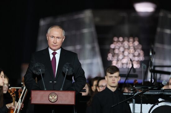 Президент РФ В. Путин принял участие в праздновании 80-летия победы в Курской битве