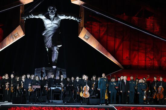 Президент РФ В. Путин принял участие в праздновании 80-летия победы в Курской битве