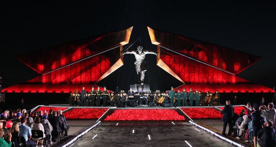 Президент РФ В. Путин принял участие в праздновании 80-летия победы в Курской битве