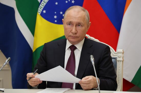 Президент РФ В. Путин принял участие в работе саммита БРИКС