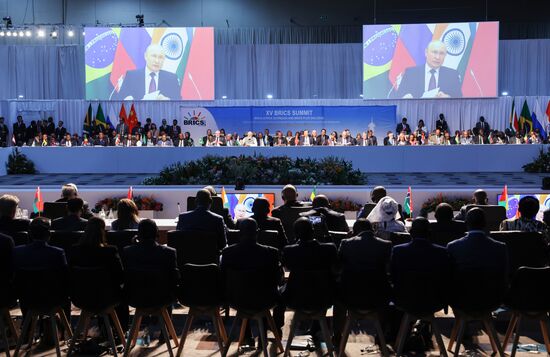 Президент РФ В. Путин принял участие в работе саммита БРИКС