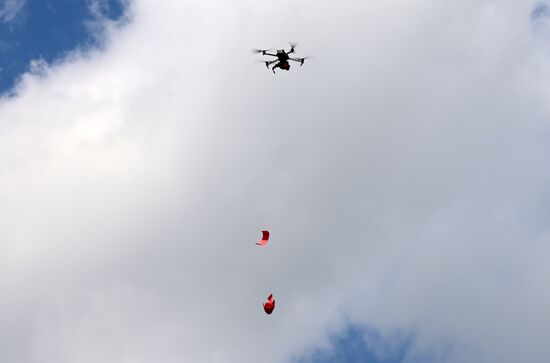 Операторы БпЛА ЦВО проходят обучение в применении "агитационных дронов" в зоне проведения СВО