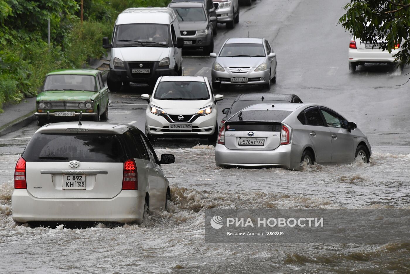 Сильный ливень вновь накрыл Приморье