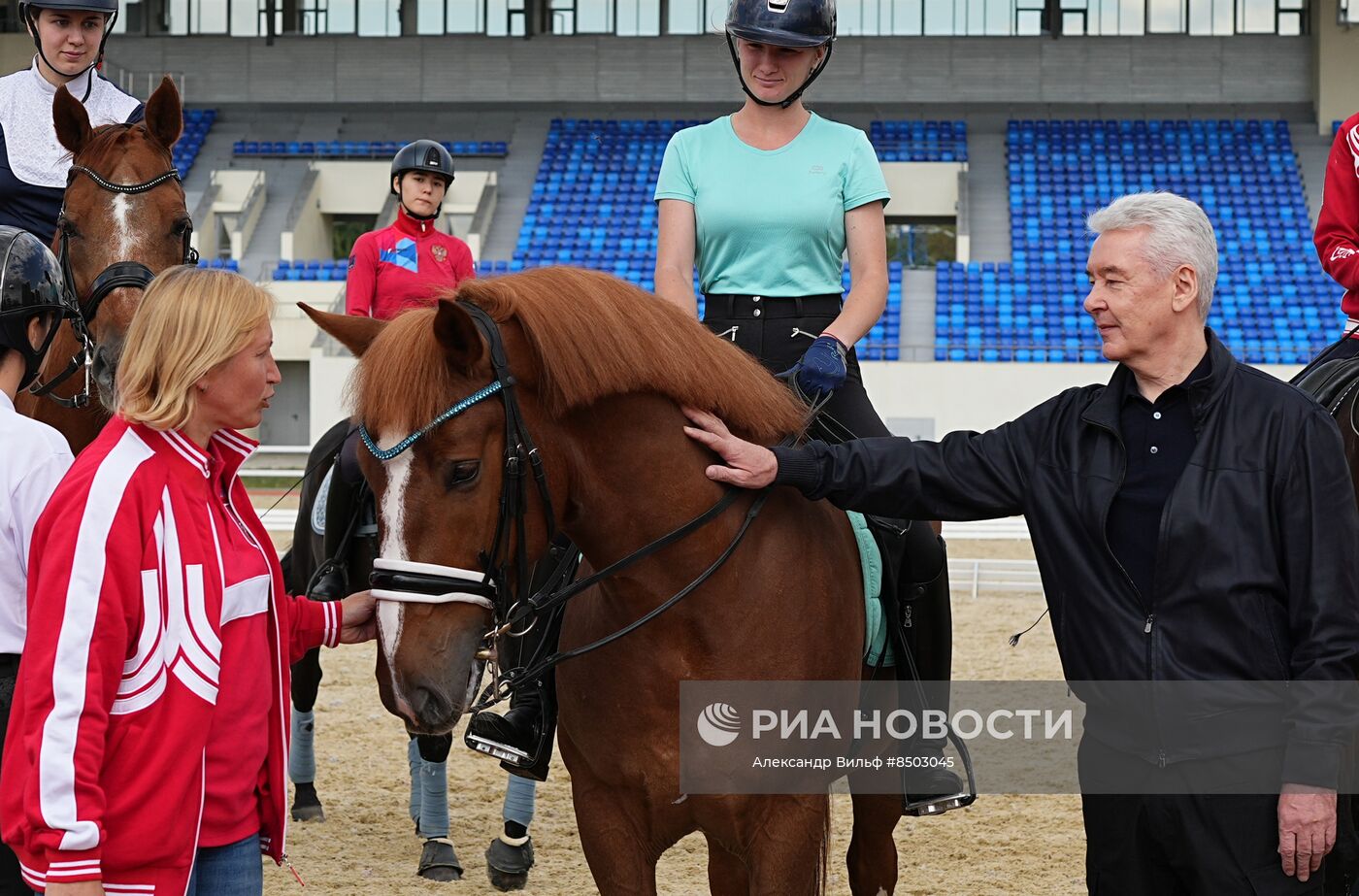 Открытие конноспортивной школы "Битца"